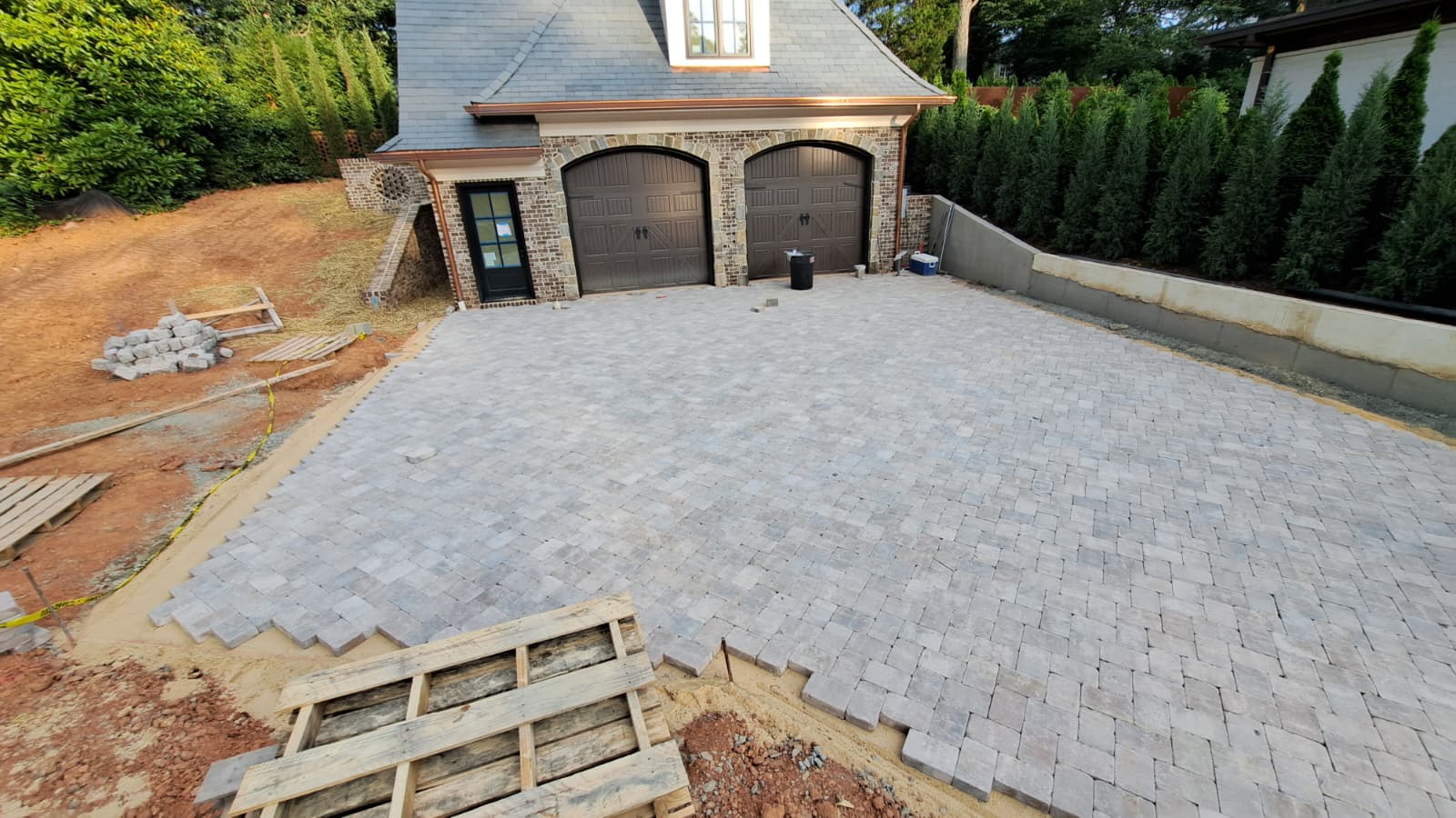 About Bullstone Hardscapes
